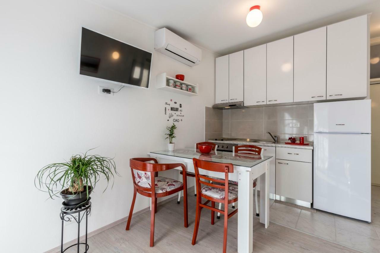 Apartment Taja, Cijela Kuca I Vrt Samo Za Vas Split Luaran gambar
